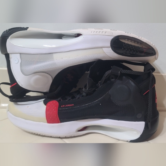 Air Jordan XXXIV 34 White University Red Black Chicago Men's Size 11 - Picture 7 of 11